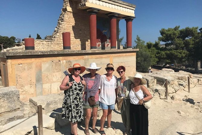 WeGuide Knossos palace - What the small group experience changes